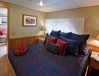 Blue Guest Stateroom 