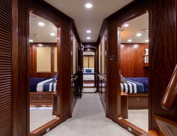 Beyond Capricorn photo 16