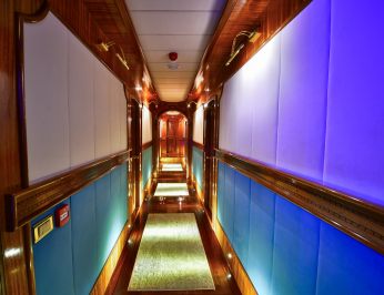 Queen Atlantis photo 33