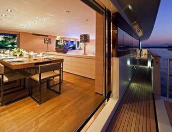 Extendable Main Deck Terrace - Outside