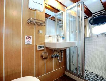 Aegean Clipper photo 8