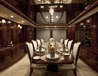 Dining Salon - Table View