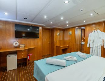 Queen of Sea photo 14