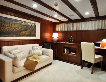 Master Cabin - Seating Area
