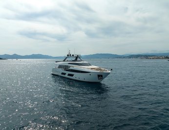 Nineteen 42 photo 28