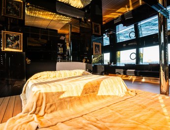 Regina D'Italia photo 11