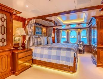 Lady Kathryn V photo 17