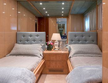 Maya II photo 10