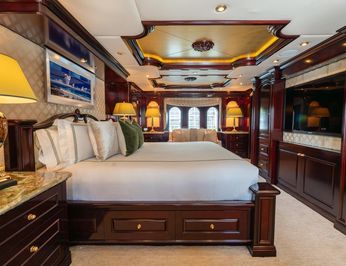 Miss Christine photo 21