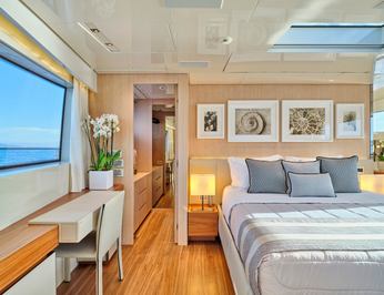 Golden Yacht photo 14