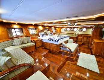 Queen Atlantis photo 17