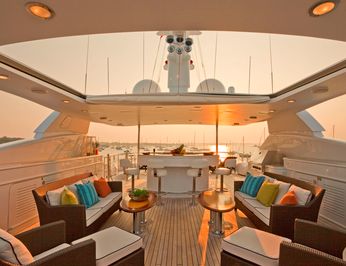 Sundeck Seating - Hard Top Retracted