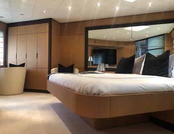 The Hangout photo 16