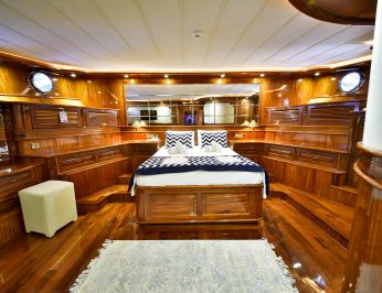 Queen Atlantis photo 26