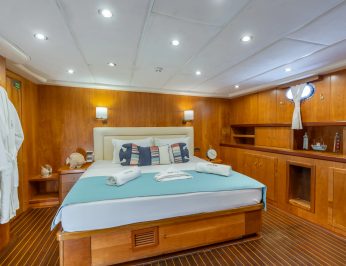 Queen of Sea photo 10