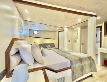 Derya Deniz photo 20