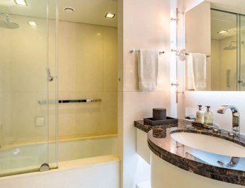 Holdin' My Own photo 27