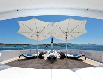 Bow Deck - Loungers