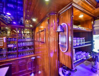 Queen Atlantis photo 11