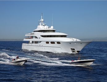Front View with Tenders