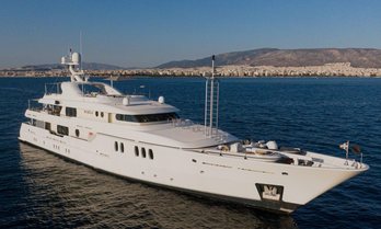 Luxury yacht rental MARLA at sea