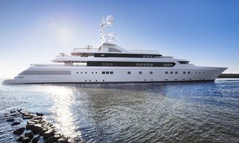 Charter yacht GRAND OCEAN at anchor