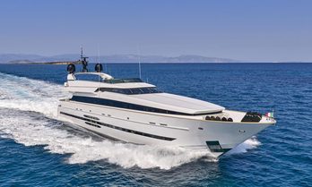 Charter yacht NINO at sea