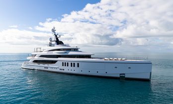 Superyacht charter ARTISAN at sea Superyacht charter ARTISAN at sea