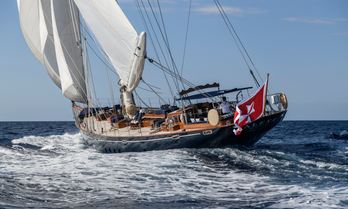 Charter yacht ALEXA OF LONDON at sea
