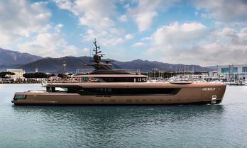 Superyacht charter RAJA² at anchor