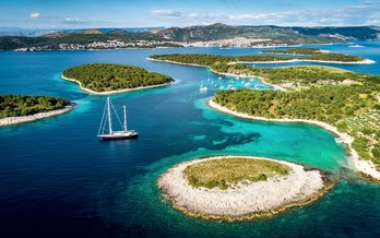Idyllic cruising in Croatia