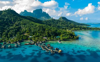 Explore Bora Bora's romantic beauty on a 4 day charter