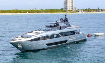 33m yacht TASTY WAVES now available for luxury charters in the Bahamas 