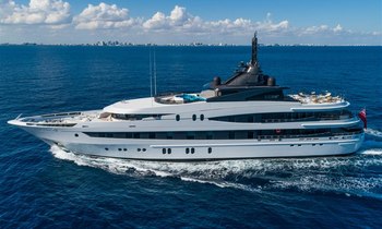 Private charter yacht LUNA B available for Caribbean cruising this winter