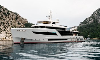 Rare Availability: Embrace the New Year in the Bahamas with Luxury Yacht Charter HEEUS
