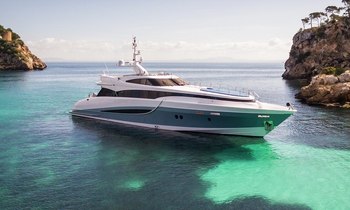 Boat charter BENITA BLUE offers last minute Balearic escape