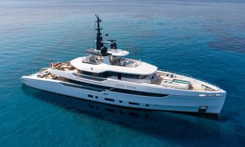 First Look: Columbus charter yacht ACQUA CHIARA unveils first interior images