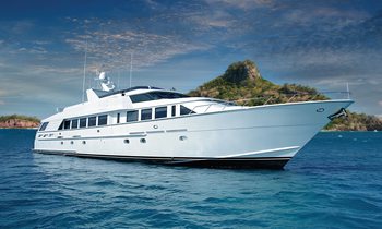 Hatteras Motor Yacht ESCAPE Offers Reduced Rates for Leeward Islands Charters Until March 21st