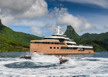 La Datcha yacht for charter