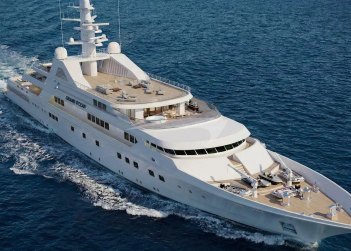 Grand Ocean yacht charter in Naples