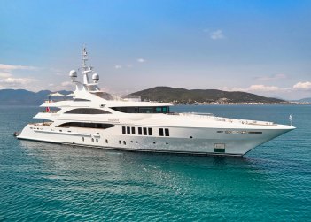 O'Mathilde yacht charter in Cyclades Islands