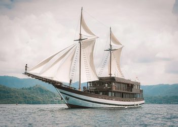 Samsara Samudra yacht charter in Misool Island 