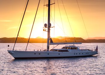 Hyperion yacht charter in Tobago Cays