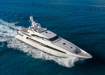 Usher yacht charter in Leeward Islands