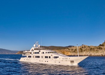 Sojo yacht charter in Dubai