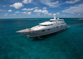 Dream yacht charter in Tobago Cays