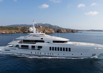 Moskito yacht charter in Spain