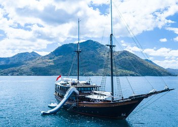 Dunia Baru yacht charter in Gam Island