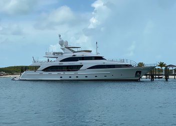 Papaito yacht charter in Miami