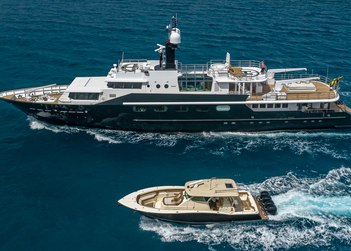 Highlander yacht charter in Cinque Terre
